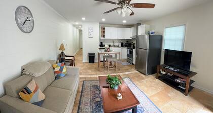 Renovated 2 Bedroom in Durham Superhost