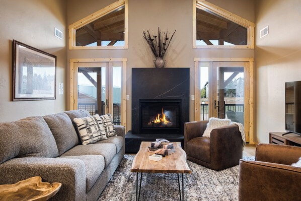 Smart TV, fireplace - Element Escape in Angel Fire (Angel Fire)
