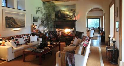 Vinarte, an Exquisite Italian Villa and Wine Estate