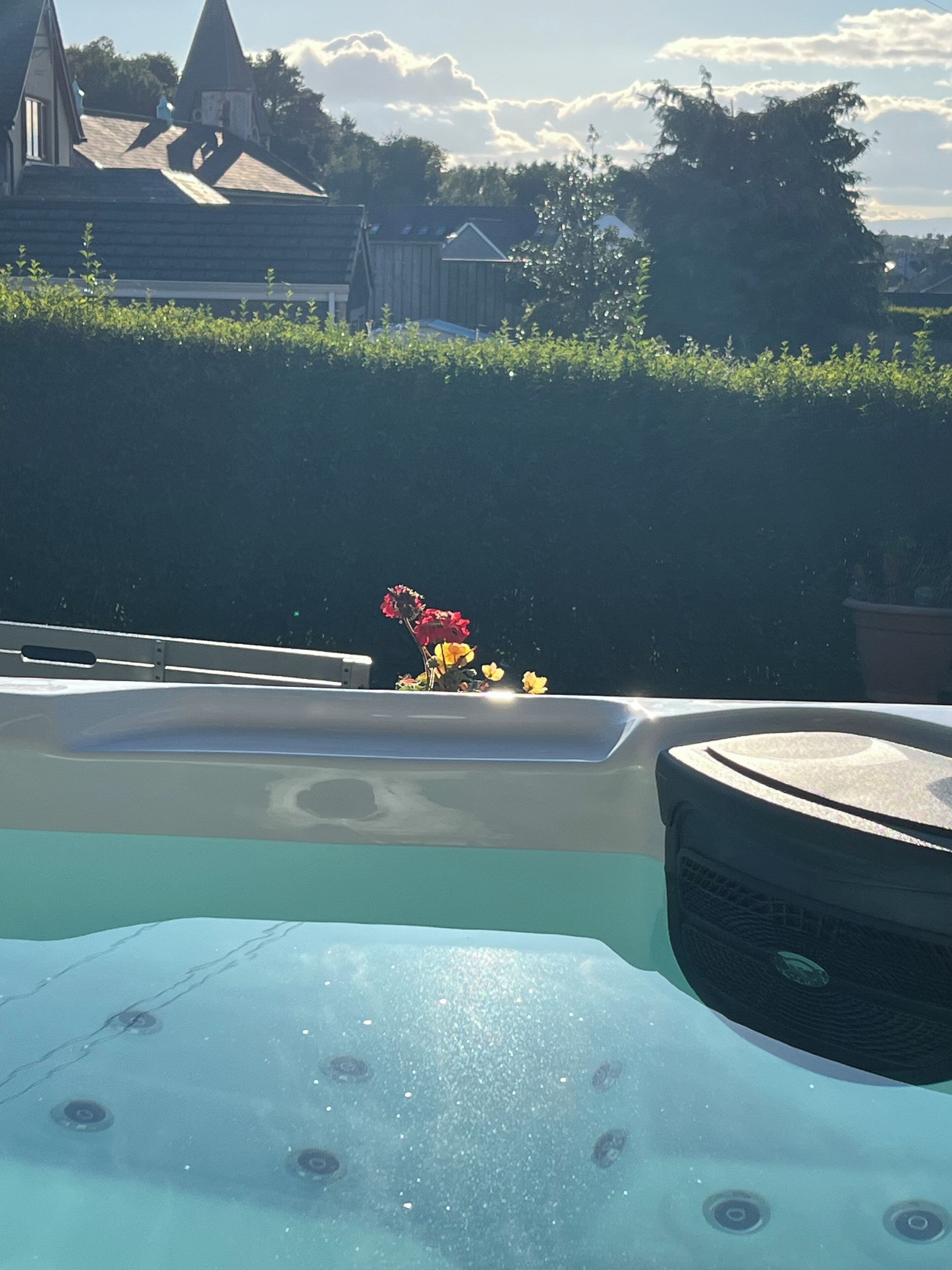 Bañera de hidromasaje al aire libre