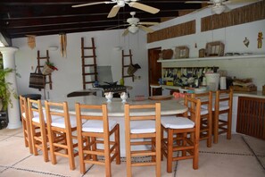 Dining - Luxury Villa 5 minutes walk to La Ropa Beach (Zihuatanejo)
