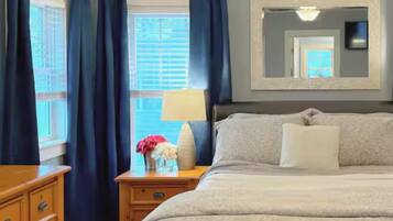 3 Schlafzimmer, Schreibtisch, Bügeleisen/Bügelbrett, Reisekinderbett