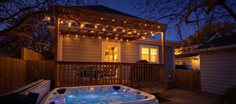 Historic Retreat • Walk to Downtown • Hot Tub
