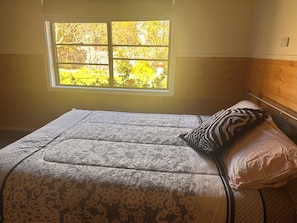 WiFi, bed sheets
