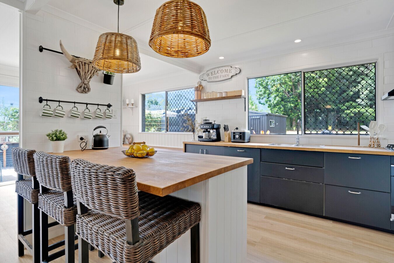 ثلاجة، ميكروويف، فرن، موقد طهي مسطح