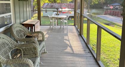 Cozy Lake Sinclair Cabin – Boat Ramp & Dock Next Door!