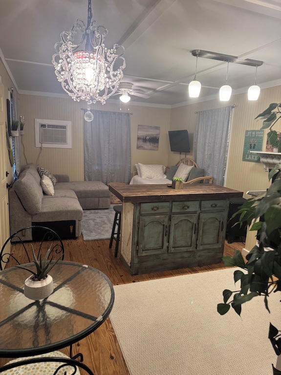 Cozy Lake Sinclair Cabin Boat Ramp & Dock Next Door! - Lake Oconee, GA