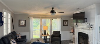 Cozy Romantic Lake House Retreat with Hot Tub, Fire Pit & Pet-Friendly