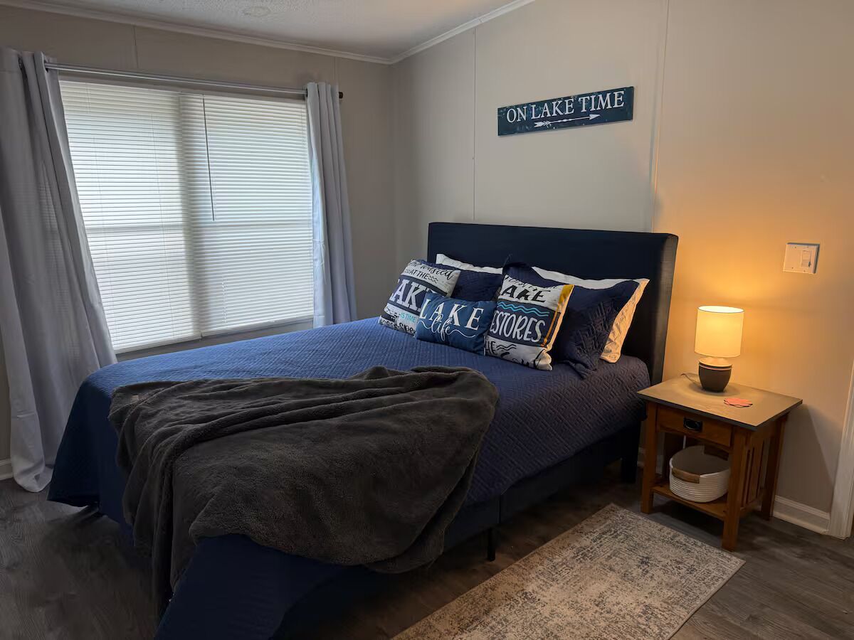 3 habitaciones, escritorio, tabla de planchar con plancha y wifi gratis 