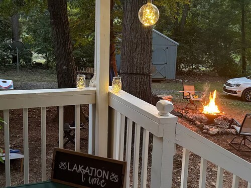 Ultimate Lake Staycation, Pool, Fire pit, Gym, Kayaks, Paddleboards, Sleeps 8