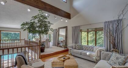 Resort; pool, hot tub, golf carts and trails. 5-Star host on another platform