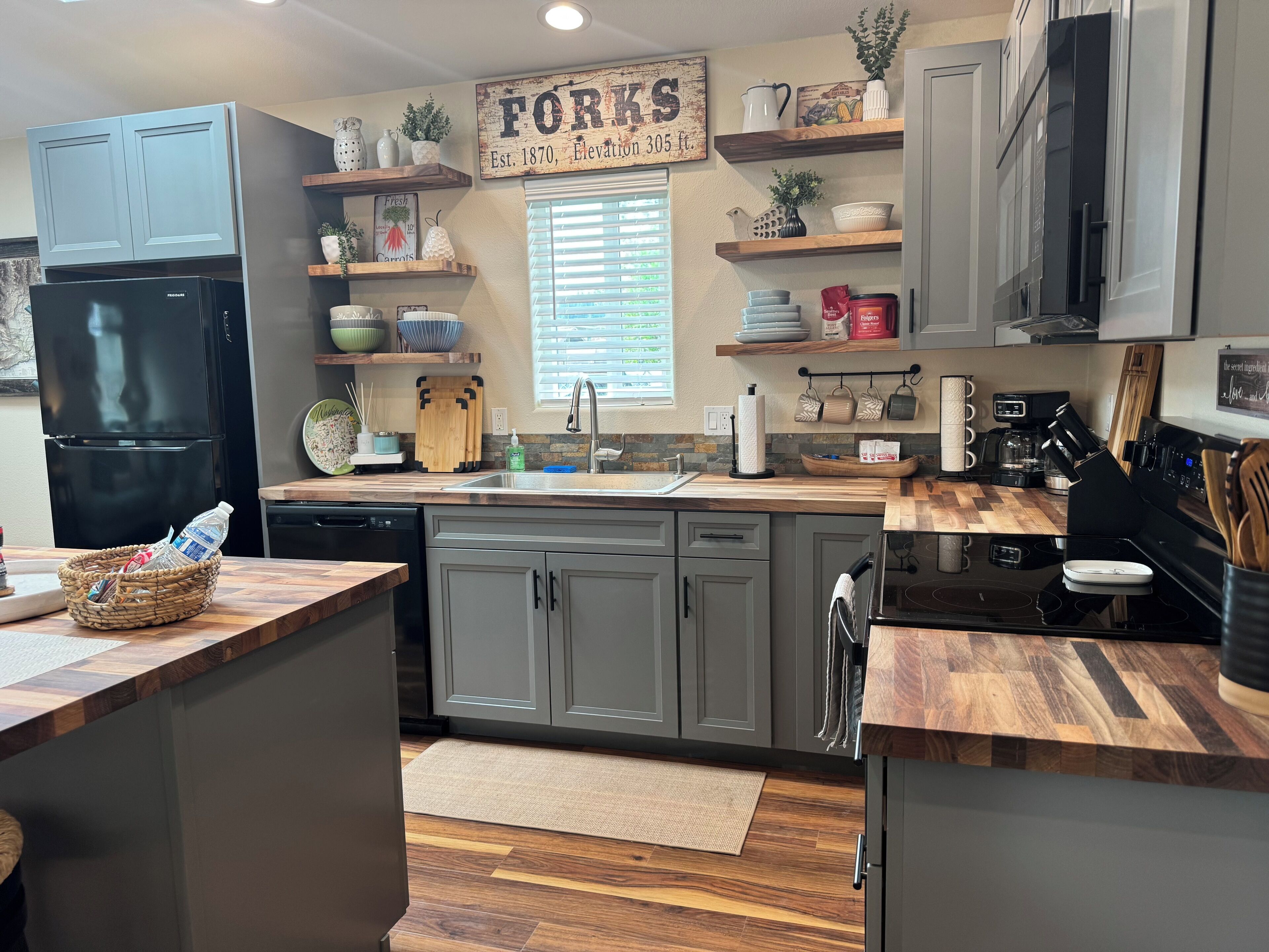 Microwave, oven, stovetop, dishwasher