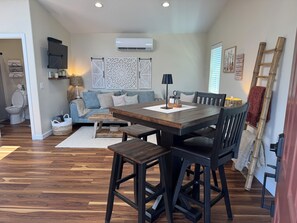 Dining - Garden House ~ New Home! In the heart of Forks, walking distance to town (Forks)