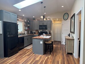 Microwave, oven, stovetop, dishwasher