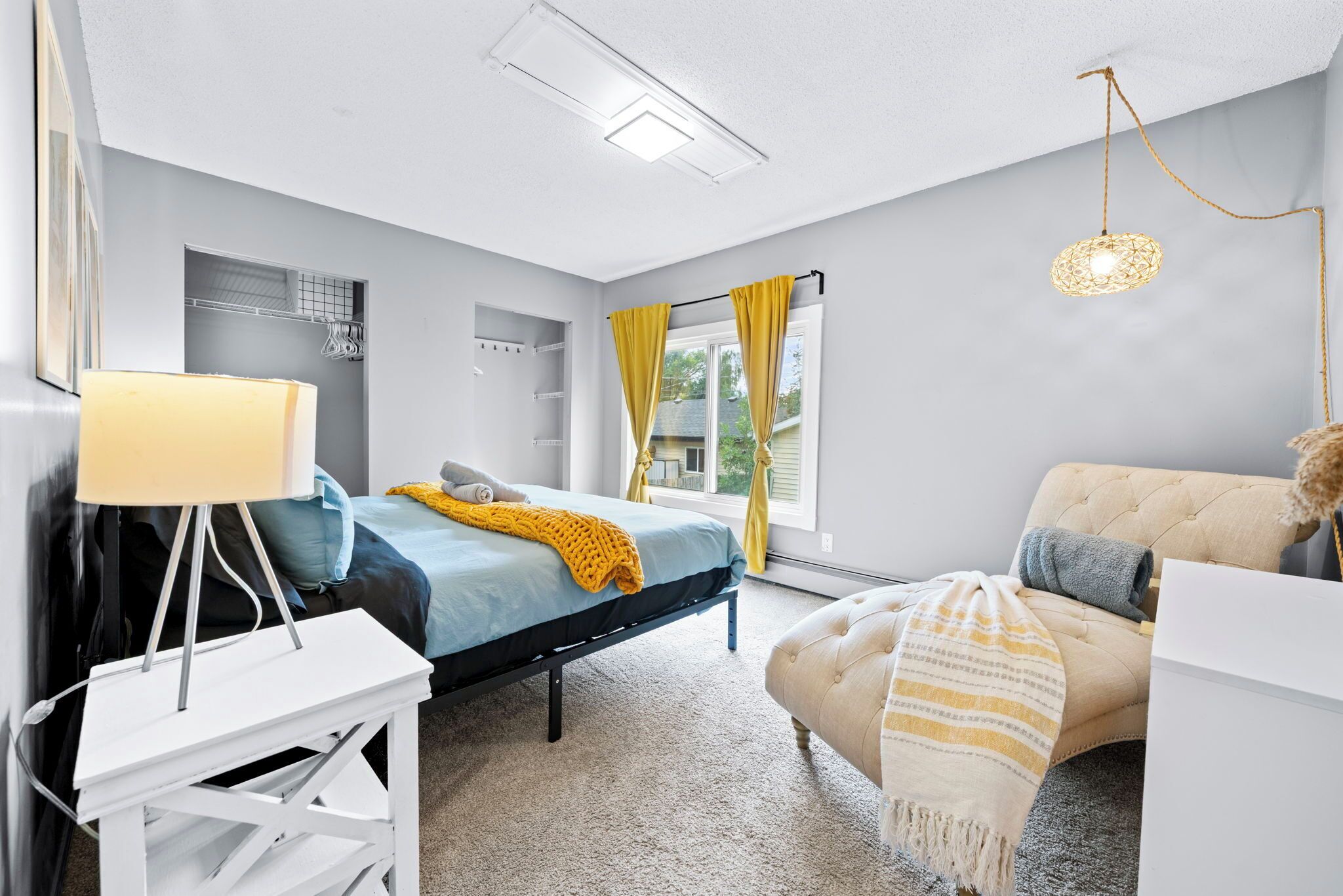 3 bedrooms, internet, bed sheets