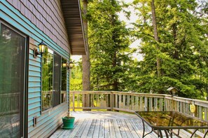 Terrace/patio - SR/SL Two Lakefront Homes w/Sauna, Decks, Sleeps 16 – Perfect for Families (Toivola)