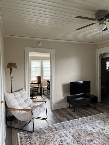 Newly Furnished and Renovated Apt 3