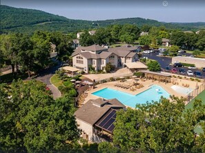 Indoor pool, a heated pool - Simply Southern Charm~NEW LISTING~Pointe Royale Resort~Golfview~3 Pools~Hottub (Branson)
