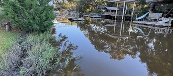 Waterfront Retreat with Dock & Kayaks – The Low Tide Lounge, Midway GA