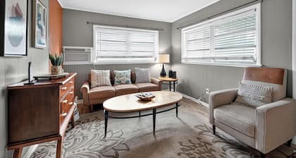 4 BD 2 BA Cozy House AC/BBQ/1GB WiFi 5 mins to Lake Hollingsworth & Downtown