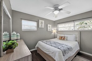 4 makuuhuonetta, silitysrauta/-lauta, Wi-Fi, vuodevaatteet