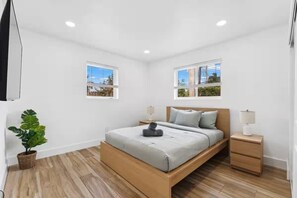 4 Schlafzimmer, Schreibtisch, Bügeleisen/Bügelbrett, kostenloses WLAN