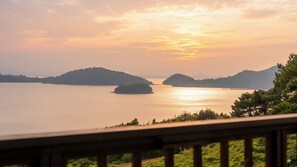 Basic Room, 1 Bedroom (MonkeyBanana) | 1 bedroom, free WiFi - Yeosu Greenhouse Pension (Yeosu)