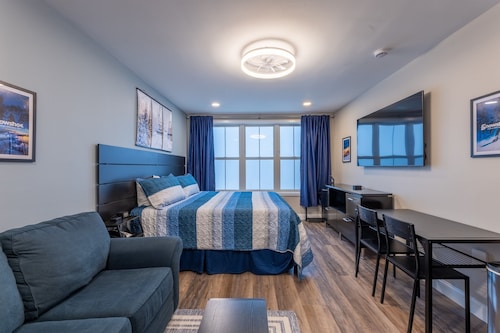 Slopeside Ski-In/Out Condo 112 | Snowshoe Village
