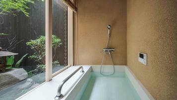 Traditional House, 1 Bedroom, Kitchenette, Garden View | Bathroom