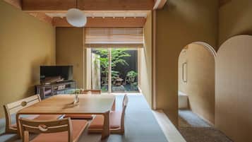 Traditional House, 1 Bedroom, Kitchenette, Garden View | Living area