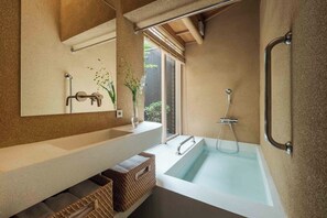 Traditional-Haus, 1 Schlafzimmer, Kochnische, Gartenblick | Badezimmer