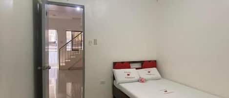 Kamar Deluks | Meja kerja