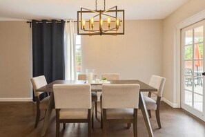 Dining - Old Town, Splash Pad & Trails. Desert Chic Resort. (Scottsdale)