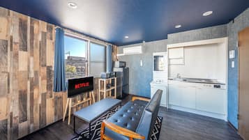 Een strijkplank/strijkijzer, gratis wifi