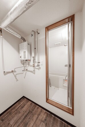 Combined shower/tub, free toiletries, hair dryer, slippers - SILK COURT 201 (Chitose)