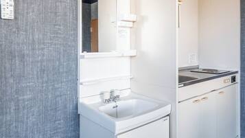 Fridge, microwave, stovetop, cookware/dishes/utensils