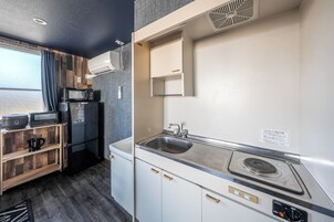 Fridge, microwave, stovetop, electric kettle