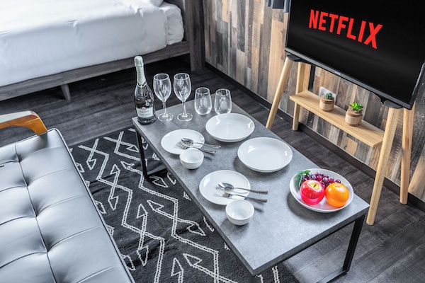 Iron/ironing board, free WiFi