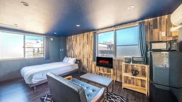 Iron/ironing board, free WiFi