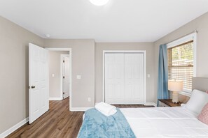 4 chambres, fer et planche à repasser, Wi-Fi, draps fournis