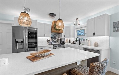 NEW-Waterfront Retreat with Private Pool, Spa & Tiki Hut – North Ft Myers Escape