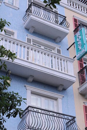 ด้านหน้าที่พัก