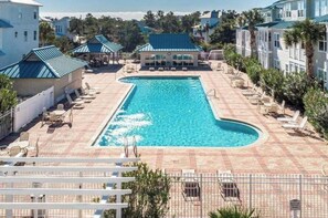 حمّام سباحة خارجي