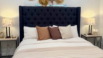 4 bedrooms, iron/ironing board, internet, bed sheets