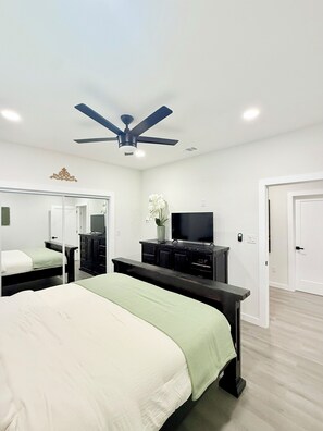 4 bedrooms, iron/ironing board, free WiFi, bed sheets