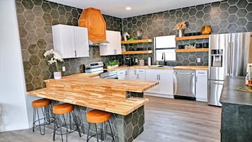 Microwave, oven, stovetop, dishwasher