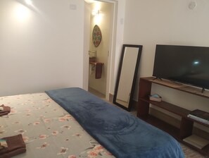 1 bedroom, iron/ironing board, WiFi, bed sheets