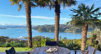 Coastal cottage with serene views, near to all ammenities and beaches.