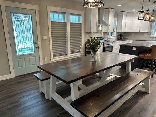 Luxury Downtown Cedar Falls Retreat - Sleeps 12