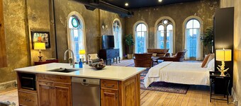 Light Filled Loft on Town Square